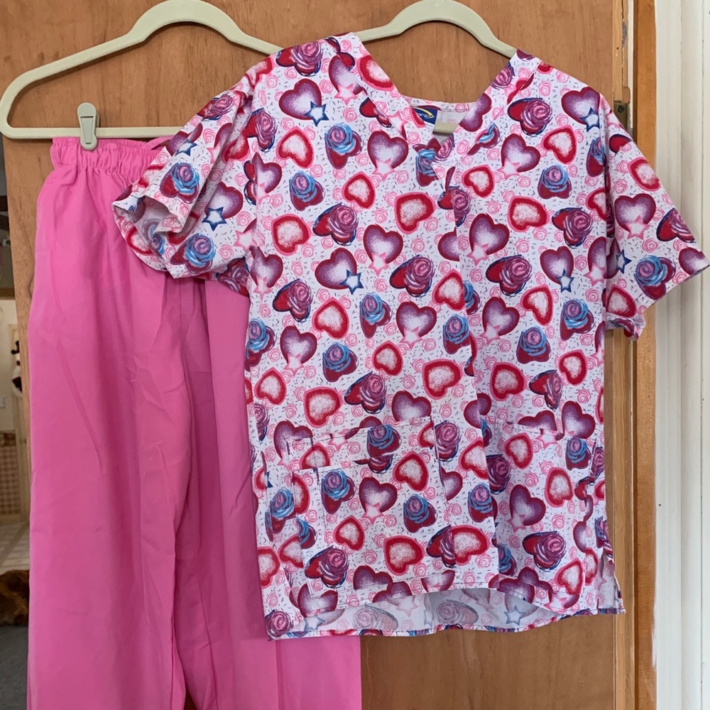 Scrub set